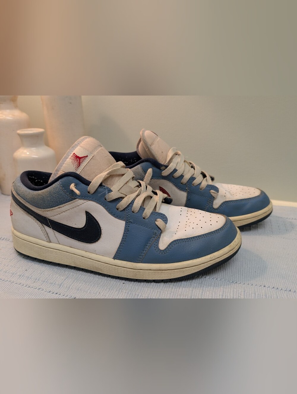 Nike Air Jordan 1 mens Low Top Sneakers - White & Light Blue ARMORY BLUE
